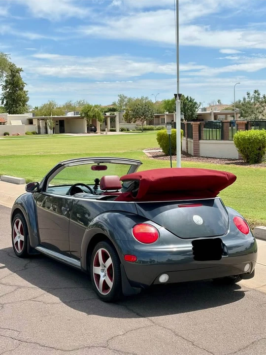 2005 Volkswagen New Beetle - Image 8 of 16