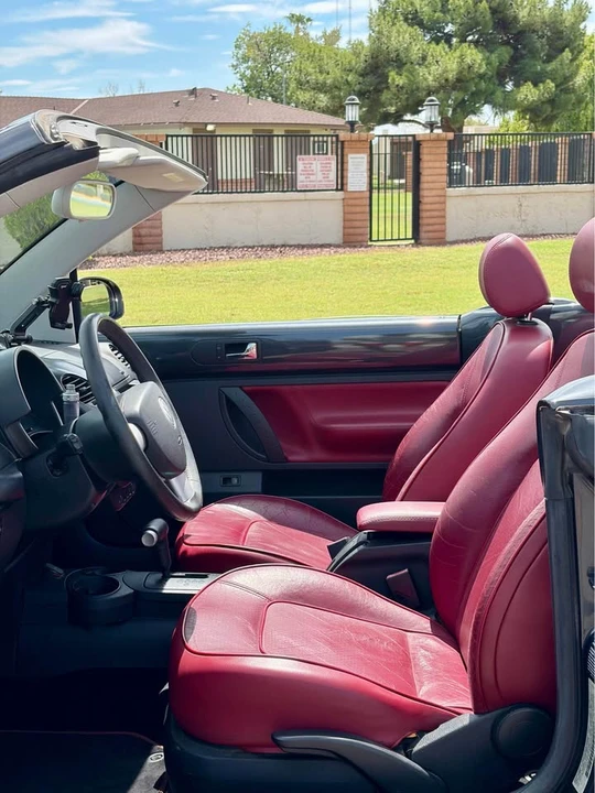 2005 Volkswagen New Beetle - Image 9 of 16