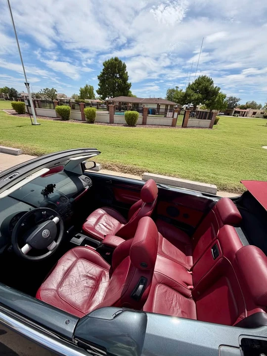 2005 Volkswagen New Beetle - Image 15 of 16
