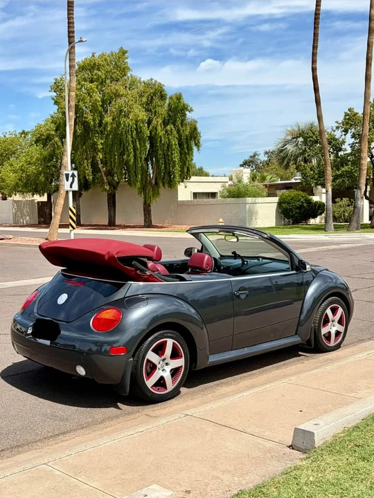 2005 Volkswagen New Beetle - Image 7 of 16