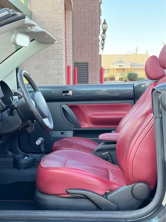 2005 Volkswagen New Beetle - Image 11 of 14
