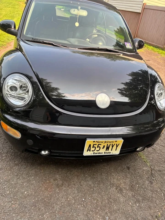 2005 Volkswagen New Beetle - Image 2 of 6