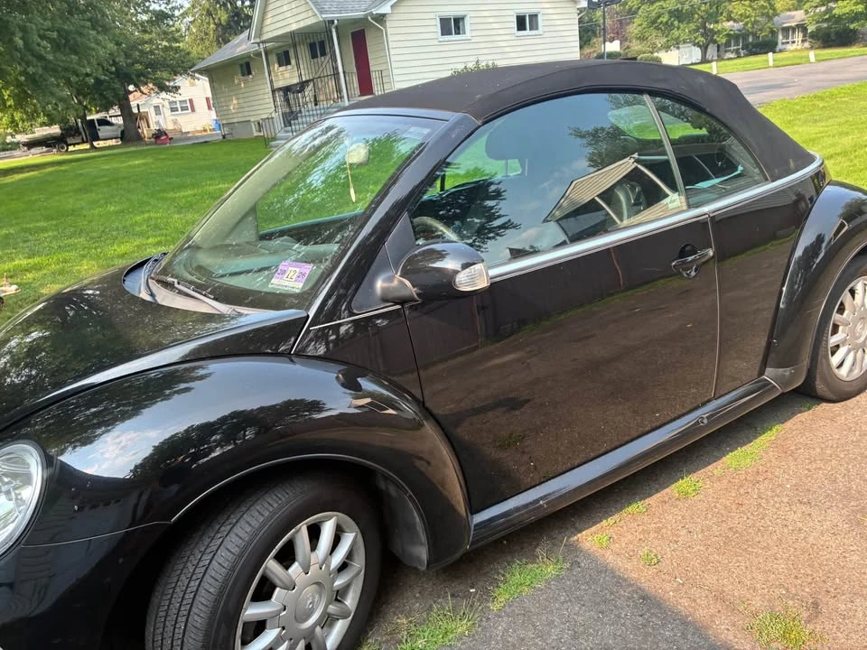 2005 Volkswagen New Beetle - Image 3 of 6