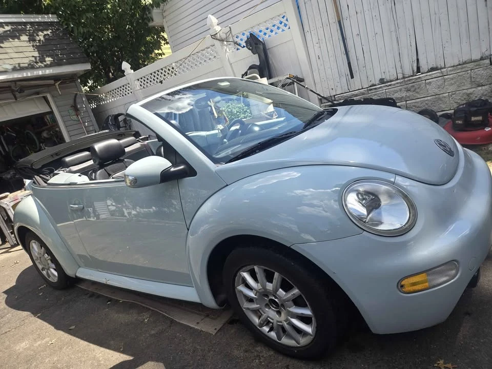 2005 Volkswagen New Beetle - Image 3 of 6
