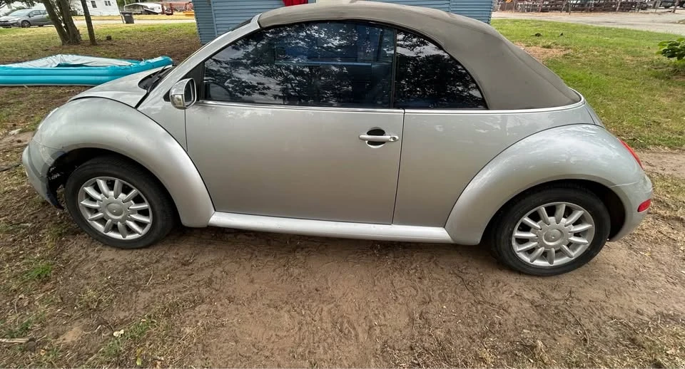 2005 Volkswagen New Beetle - Image 10 of 10