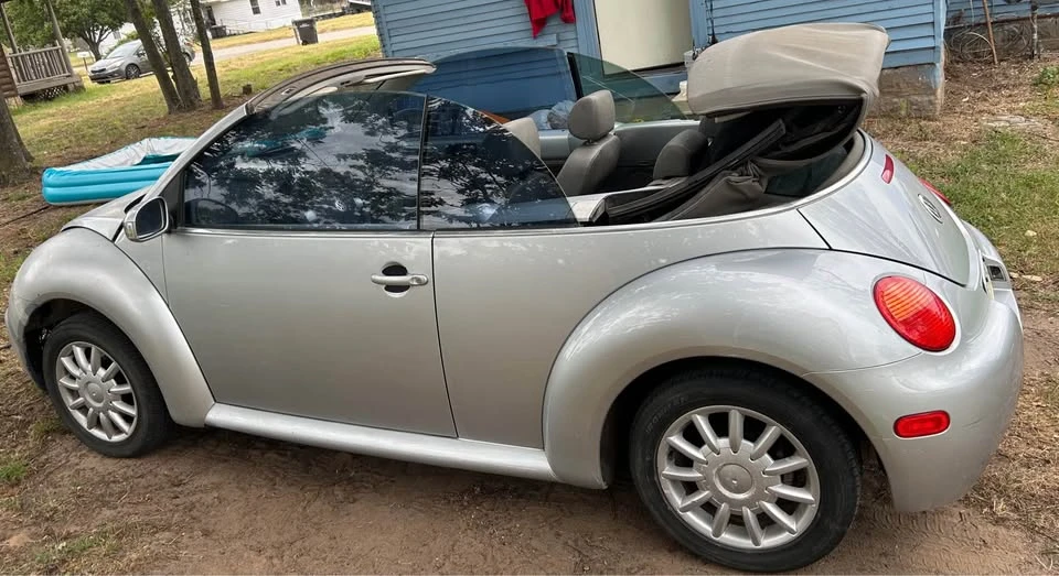 2005 Volkswagen New Beetle - Image 6 of 10
