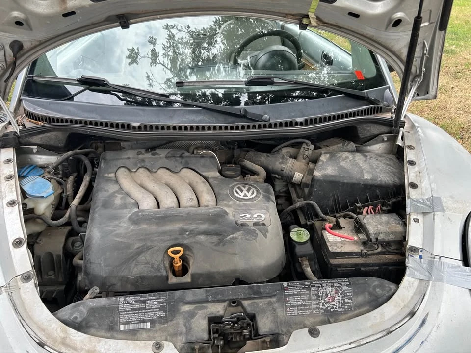 2005 Volkswagen New Beetle - Image 2 of 10