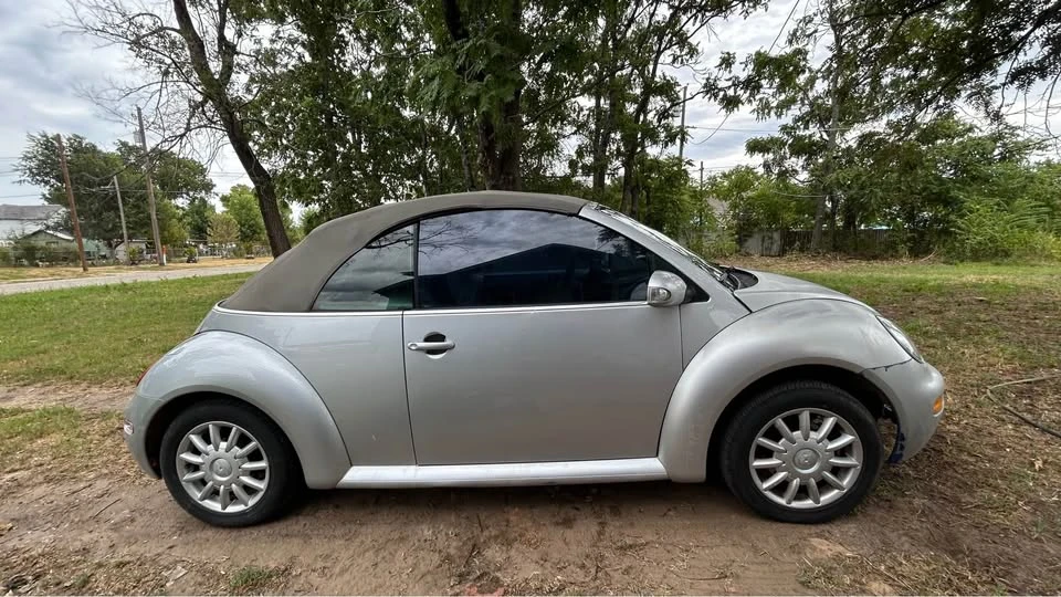 2005 Volkswagen New Beetle - Image 8 of 10