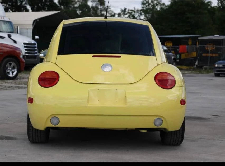 2005 Volkswagen New Beetle - Image 5 of 17