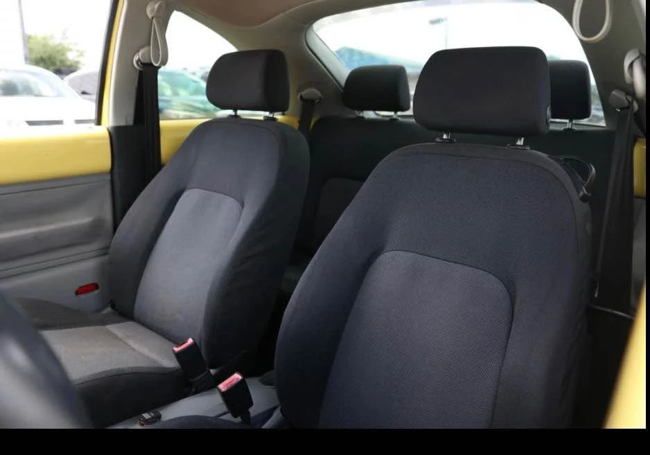 2005 Volkswagen New Beetle - Image 11 of 17