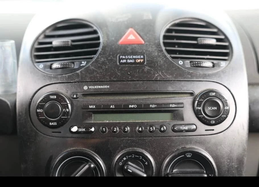 2005 Volkswagen New Beetle - Image 17 of 17