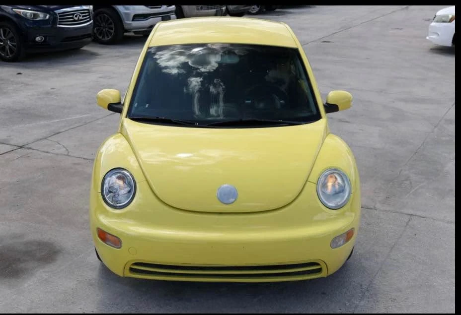 2005 Volkswagen New Beetle - Image 9 of 17