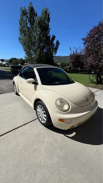 2005 Volkswagen New Beetle - Image 5 of 16