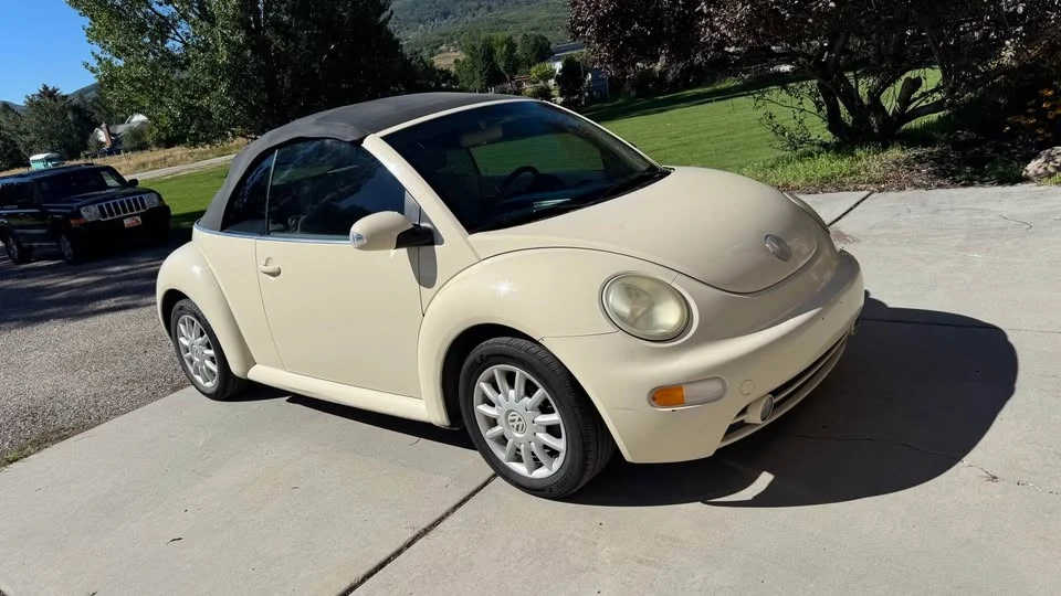 2005 Volkswagen New Beetle - Image 2 of 16