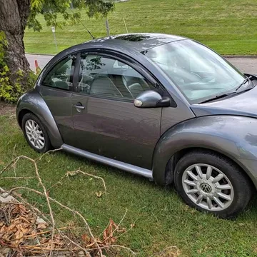 2005 Volkswagen Beetle 2.0T S Hatchback 2D