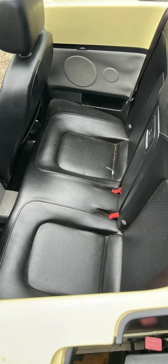 2005 Volkswagen New Beetle - Image 6 of 7