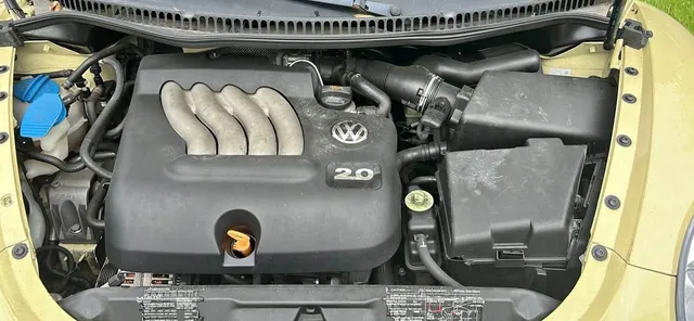 2005 Volkswagen Beetle 2.0T SE Convertible 2D