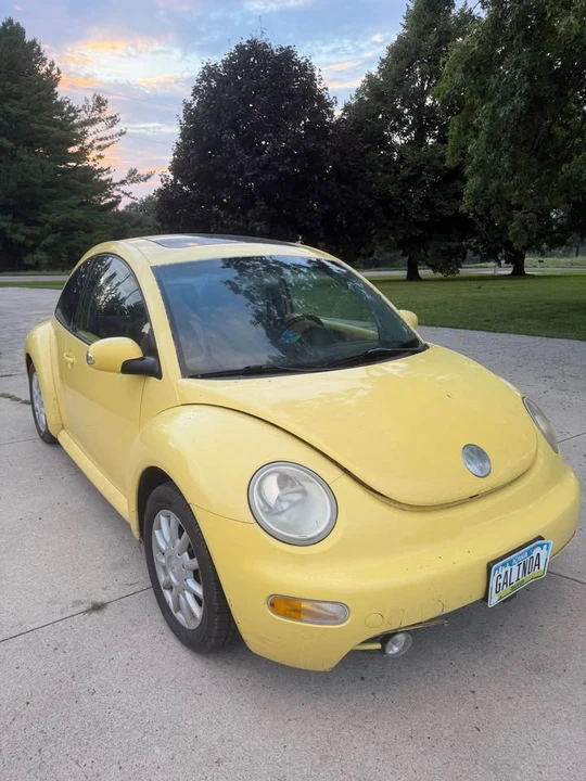 2005 Volkswagen New Beetle - Image 4 of 5