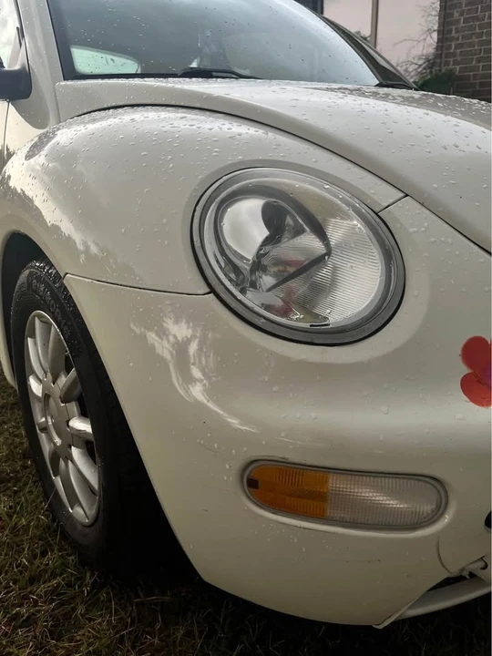 2005 Volkswagen New Beetle - Image 2 of 6
