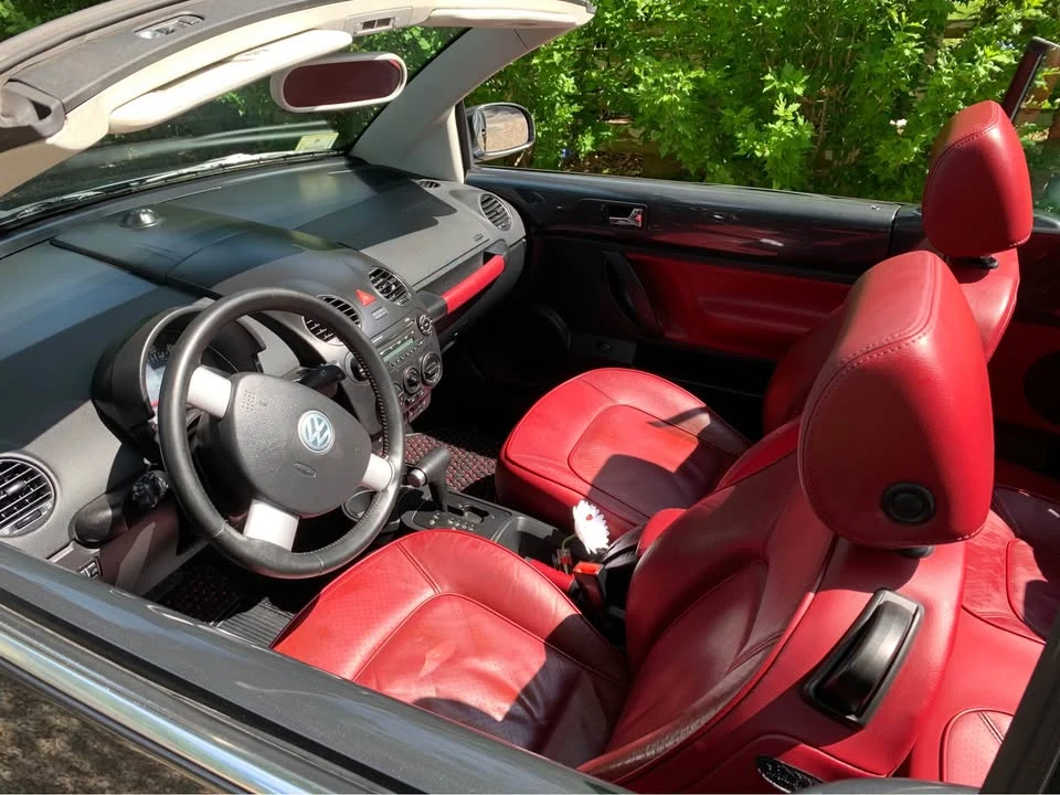 2005 Volkswagen New Beetle - Image 2 of 3