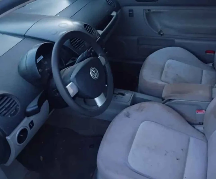 2005 Volkswagen New Beetle - Image 3 of 6
