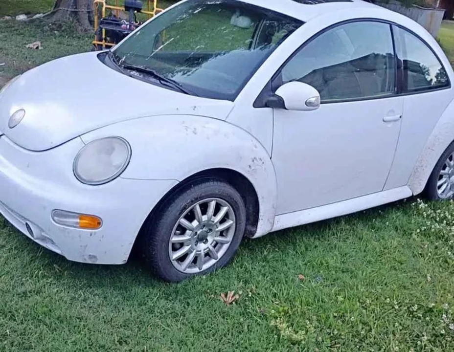 2005 Volkswagen New Beetle - Image 6 of 6