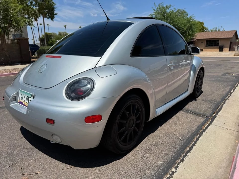 2005 Volkswagen New Beetle - Image 6 of 10
