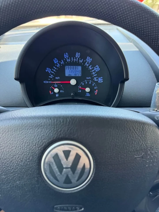 2005 Volkswagen New Beetle - Image 9 of 10