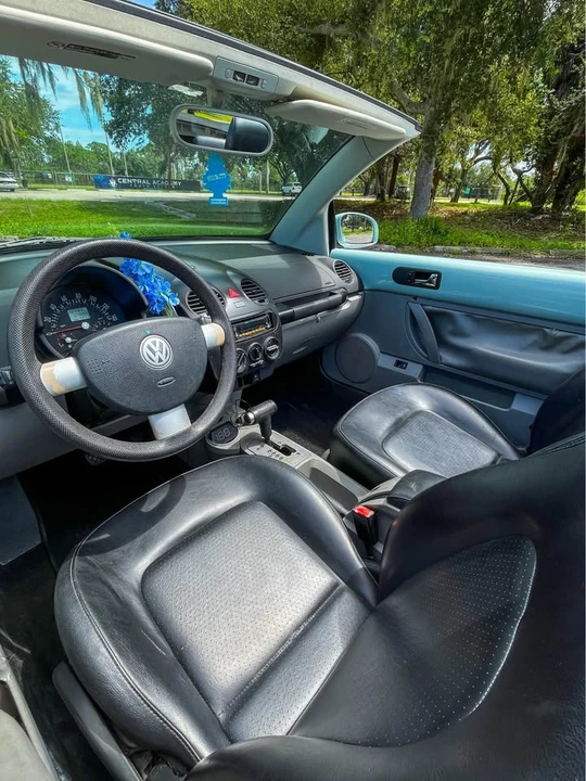 2005 Volkswagen New Beetle - Image 10 of 14