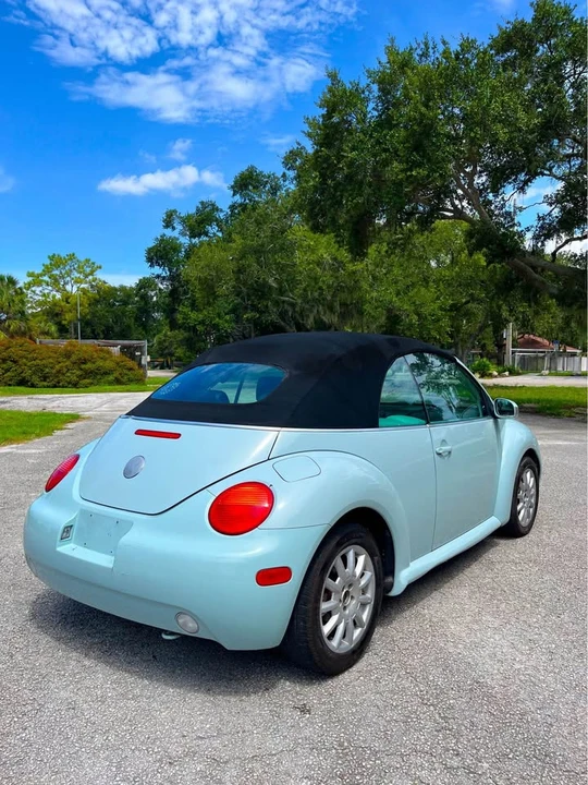 2005 Volkswagen New Beetle - Image 9 of 14