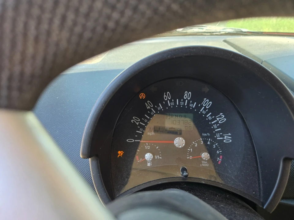 2005 Volkswagen New Beetle - Image 6 of 6