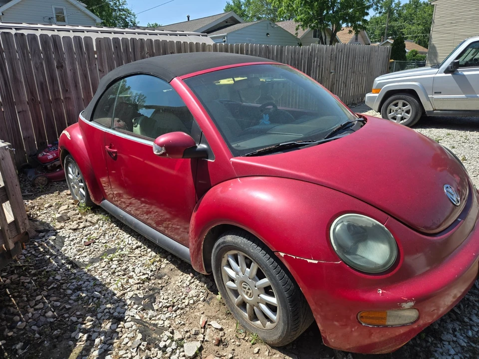 2005 Volkswagen New Beetle - Image 4 of 6