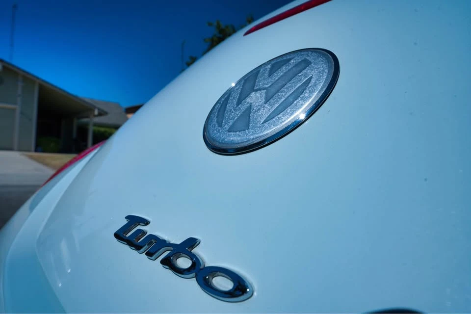 2005 Volkswagen New Beetle - Image 8 of 13
