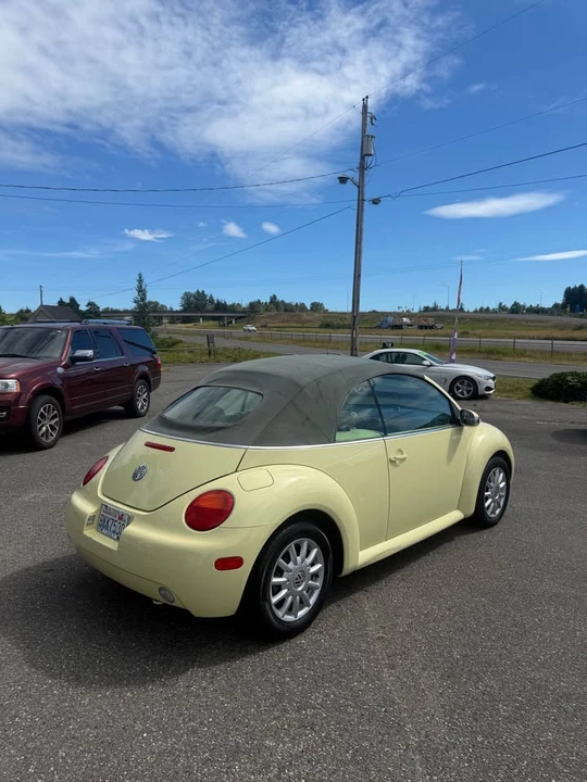 2005 Volkswagen New Beetle - Image 5 of 10