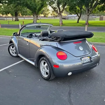 2005 Volkswagen Beetle Convertible 2.0L Manual