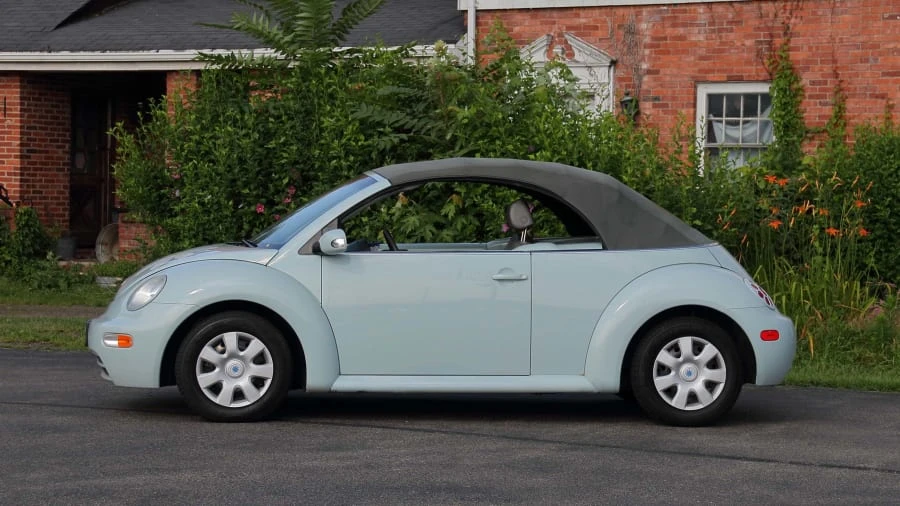 2005 Volkswagen New Beetle - Image 2 of 12