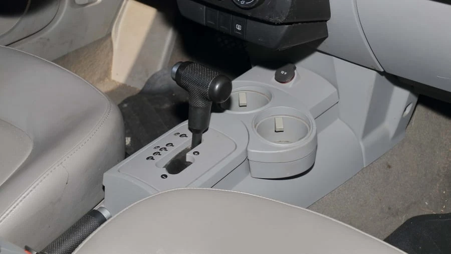 2005 Volkswagen New Beetle - Image 9 of 12