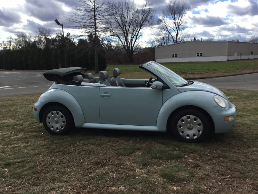 2005 Volkswagen New Beetle - Image 8 of 9