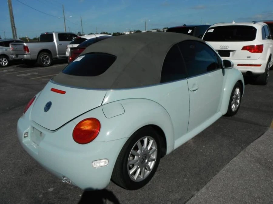 2005 Volkswagen New Beetle - Image 2 of 4