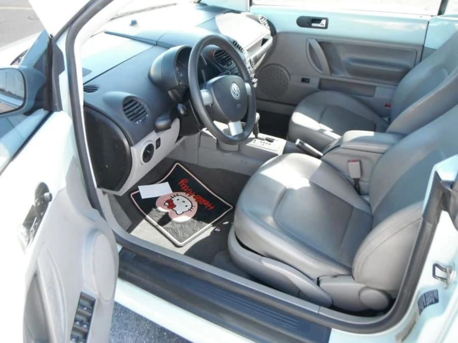 2005 Volkswagen New Beetle - Image 3 of 4