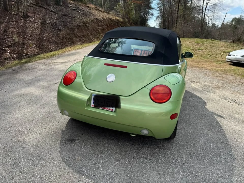2005 Volkswagen New Beetle - Image 5 of 10
