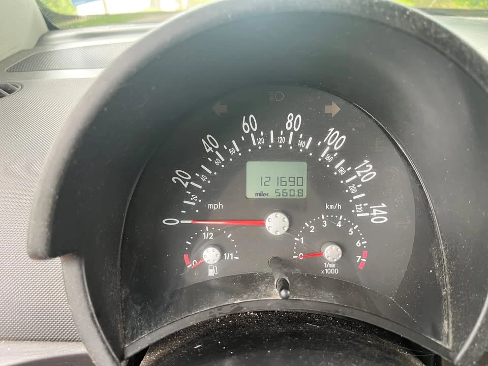 2005 Volkswagen New Beetle - Image 14 of 15