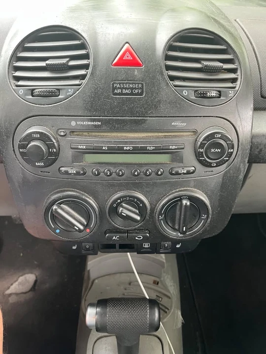 2005 Volkswagen New Beetle - Image 15 of 15
