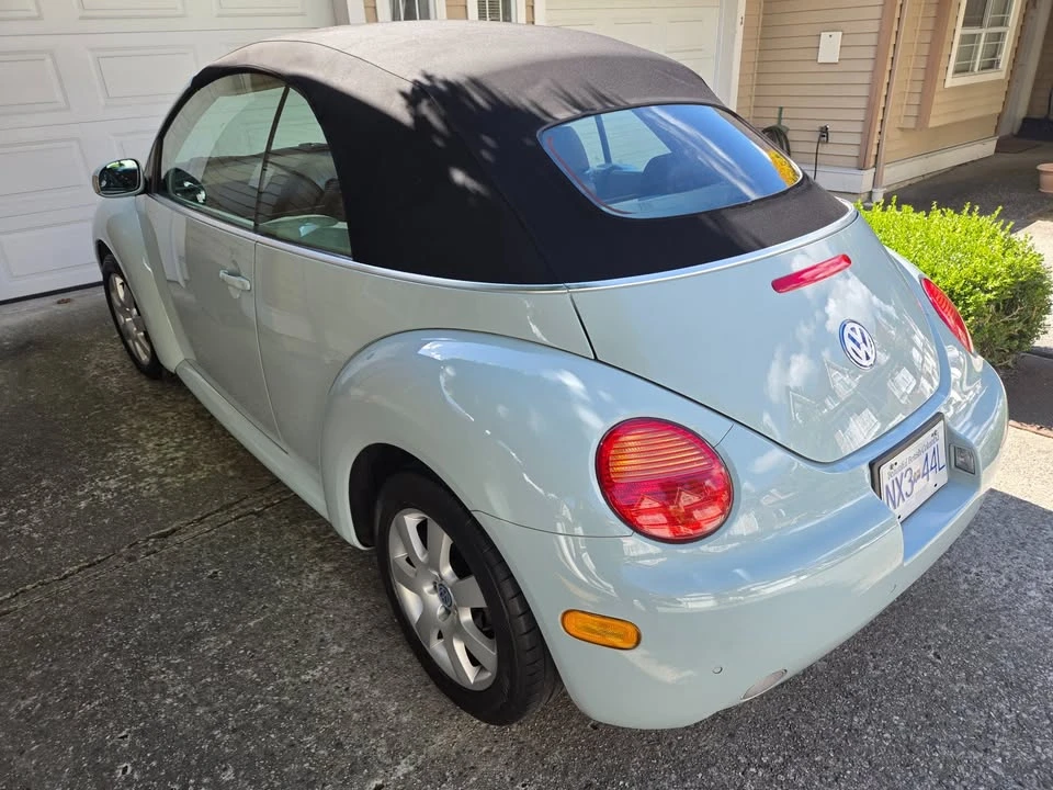 2005 Volkswagen New Beetle - Image 8 of 9
