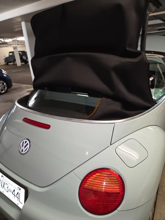 2005 Volkswagen New Beetle - Image 7 of 9