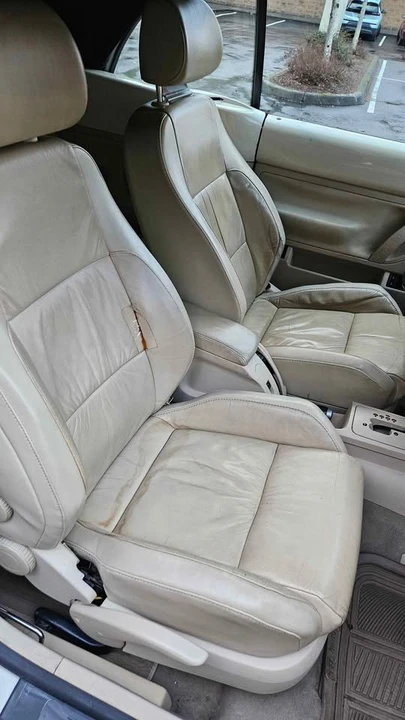2005 Volkswagen New Beetle - Image 12 of 14