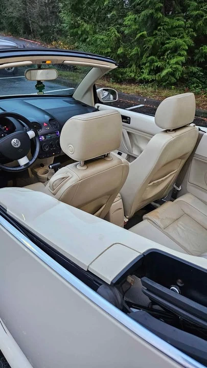 2005 Volkswagen New Beetle - Image 10 of 14