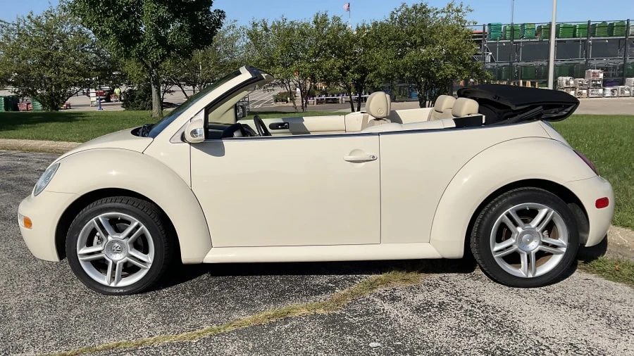 2005 Volkswagen New Beetle - Image 2 of 12