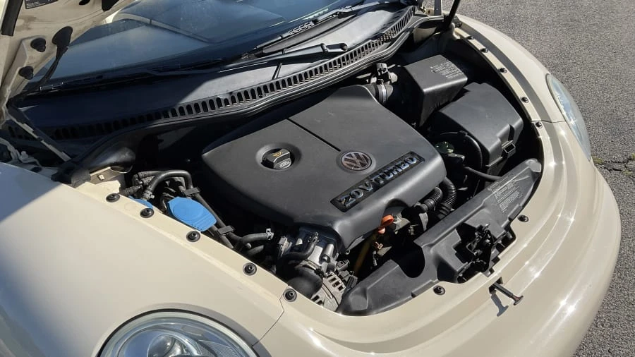 2005 Volkswagen New Beetle - Image 8 of 12