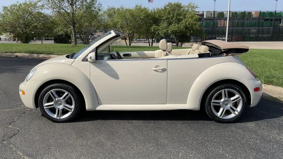 2005 Volkswagen New Beetle - Image 2 of 7